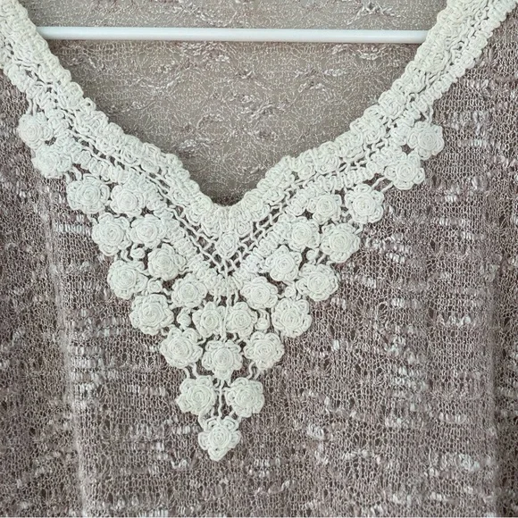Anthropologie | Meadow Rue Taupe and Cream Lace Detail Sweater Size Small - Picture 4 of 11